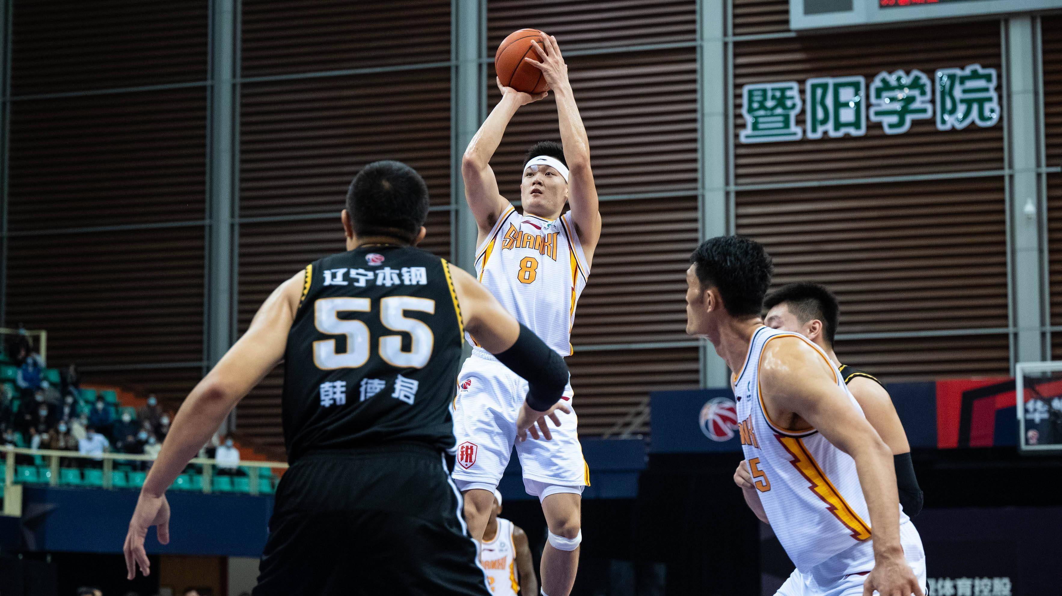 CBA球员合同续签：哪些球员续约