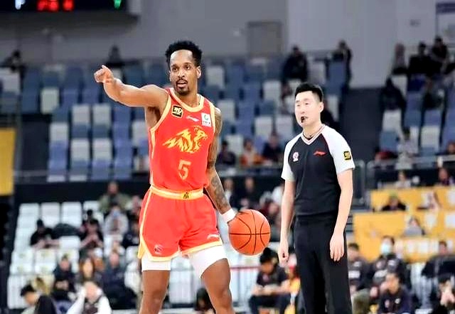 关于胡金秋加盟浙江方兴渡，成为球队核心的信息