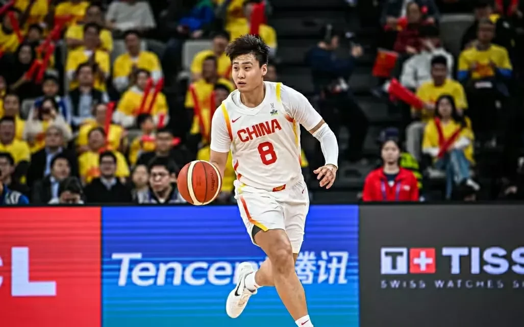 徐杰在季后赛中发挥稳定，成为广东东阳光关键球员的简单介绍