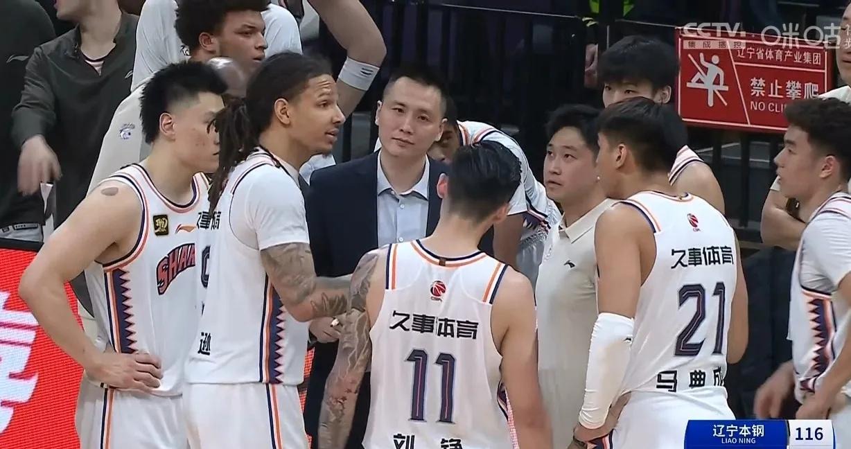 关于辽宁男篮大胜上海，展现强大实力的信息